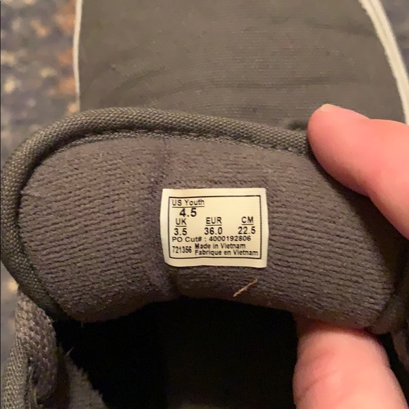 Vans - Picture 5 of 5